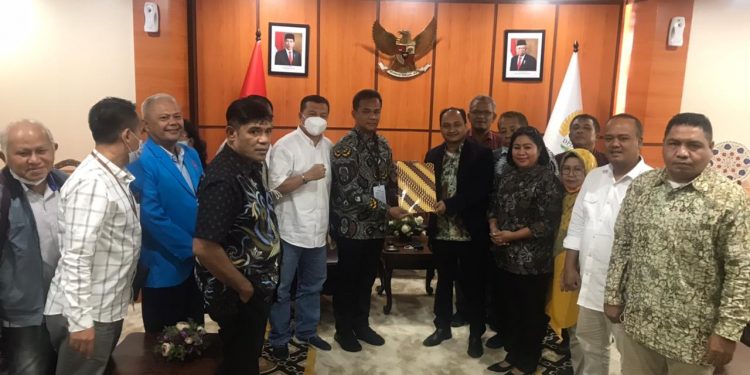 Induk Koperasi Tenaga Kerja Bongkar Muat (TKBM) Pelabuhan Melapor Ke DPD RI, Ketua Komite I DPD RI: Tolak Pencabutan SKB 3 Kementerian