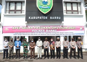 Bupati Barru Memimpin Apel Gelar Pasukan Operasi ( OPS ) Lilin Tahun 2021.