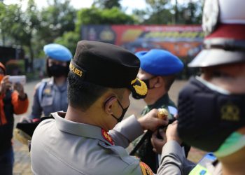 Kapolres Pimpin Apel Gelar Pasukan Ops Lilin Lodaya 2021 dalam rangka Pengamanan Natal 2021 dan Tahun Baru 2022