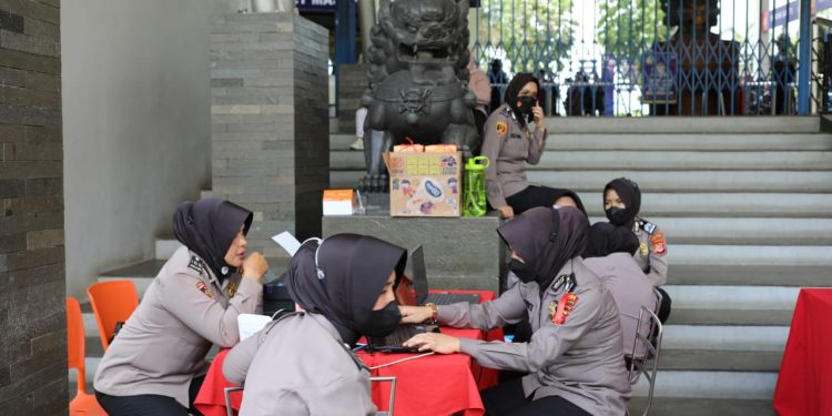 Gerai Vaksin Presisi Polres Tasikmalaya Kota Sasar Pengunjung Objek Wisata Tee Jay Water Park Asia Plaza