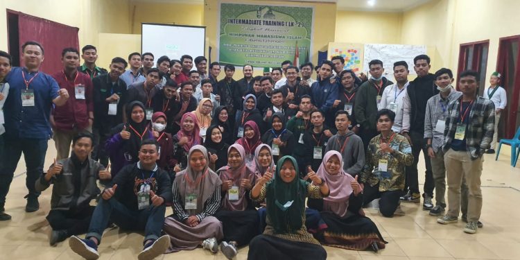Fachrul Razi Perkenalkan Sekolah Ideopolstratak HMI kepada Peserta LK2 HMI Cabang Takengon