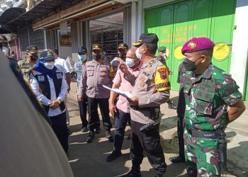 Polres Kendal dengan 131 Personil Lakukan Pengamanan Saat Pedagang Pasar Weleri Pindah Tempat  berdagang