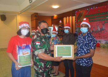 Persit KOORCAB REM 172 Berbagi Kasih NATAL Bersama PANTI ASUHAN
