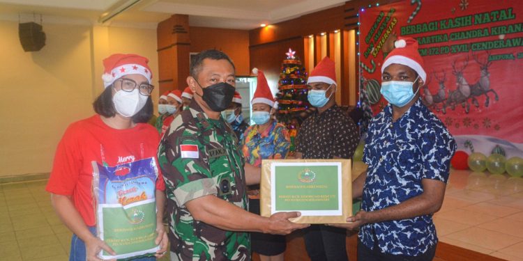 Persit KOORCAB REM 172 Berbagi Kasih NATAL Bersama PANTI ASUHAN