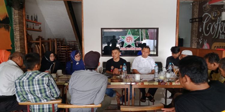 Membahas Maslah Pasum Pendidikan Dengan Pemilik Yayasan Dan Para Dewan Guru Sekaligus Mendegar Jeritan Hati Para Pejuang Pendidikan