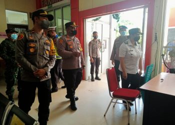 Kapolres Landak Cek Pelaksanaan Vaksinasi Covid 19 di Kecamatan Mempawah Hulu.