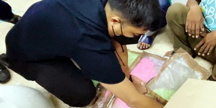 MANTAP.!! Sat Res Narkoba  Metro Jakarta Barat & Bea Cukai Gagalkan Peredaran gelap Narkoba jenis Pil Ecstasy asal Luar Negeri untuk di edarkan saat malam pergantian Tahun Baru 2022