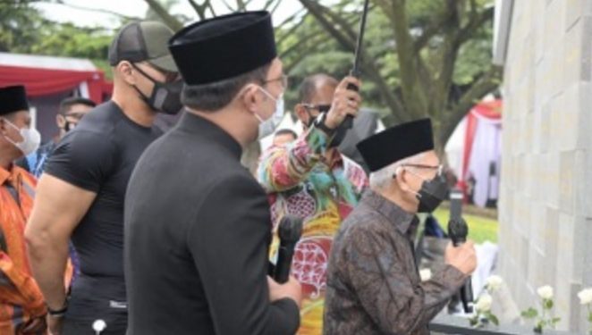 Di Bawah Monumen, Wapres Ma’ruf Amin Motivasi Keluarga Pejuang COVID-19