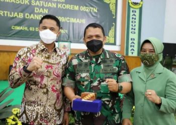 Plt Bupati Bandung Barat Hengky Kurniawan hadiri Pisah Sambut serta Sertijab DANDIM/0609 Cimahi.