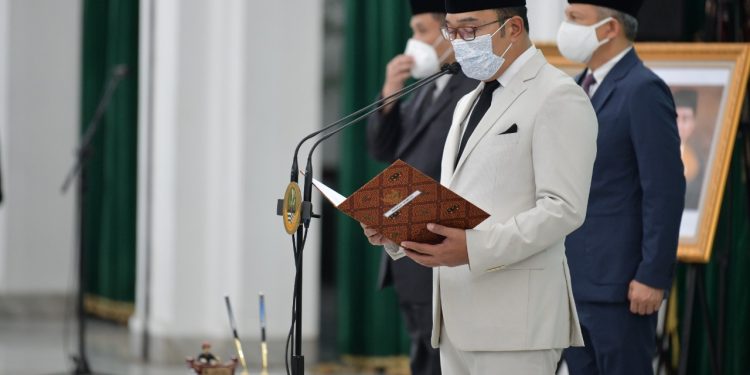 Ridwan Kamil Lantik 370 PNS untuk Jabatan Fungsional