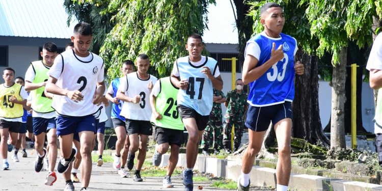 363 Calon Prajurit TNI AL Panda Lantamal VI Jalani Tes Samapta Jasmani