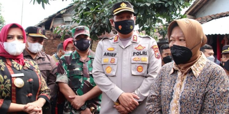 Mensos Tinjau Lokasi Banjir Bandang di Dukuh Kranji Pekalongan