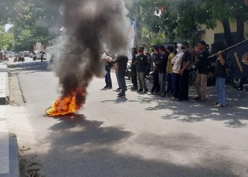 Aliansi Masyarakat Bersatu : “Copot Kadis Sosial ,Tidak Mampu selesaikan Polemik BPNT Di Bulukumba “!