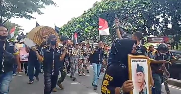 Diduga Anarkis Saat Unras Ratusan Anggota Lsm Yang Mengikuti Unras Diringkus Polda Jabar Suara