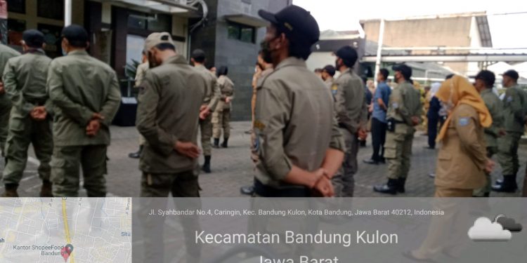 Camat Bandung Kulon Gelar Apel Pagi sebelum Musrenbang, dan himbau terkait Vaksinasi dan Protkes Covid 19 di Kantor Halaman Kecamatan Bandung Kulon.