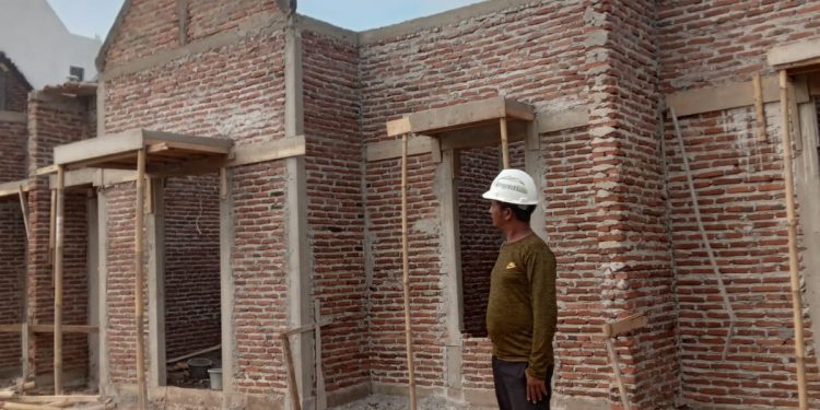 Keberhasilan Profesi  Pemborong dari sebuah Jasa kontraktor  mengangkat Namabaik Acong jadi Seorang Pemborong sukses dari Desa Mekarjaya, Bandung Barat