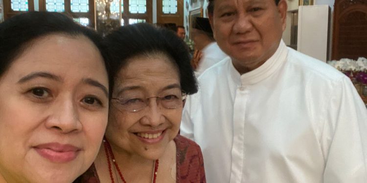 Prabowo Bersilaturahmi ke Kediaman Megawati saat Idulfitri 1443 H. Makin Jelas Sinyal Duet Puan – Prabowo .