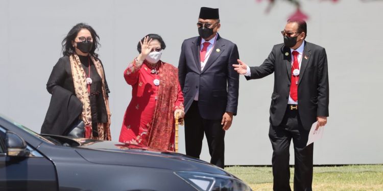 Bersama Wapres China Hingga Suami Wapres AS, Megawati Berkebaya Merah Hadiri Pelantikan Presiden Korsel
