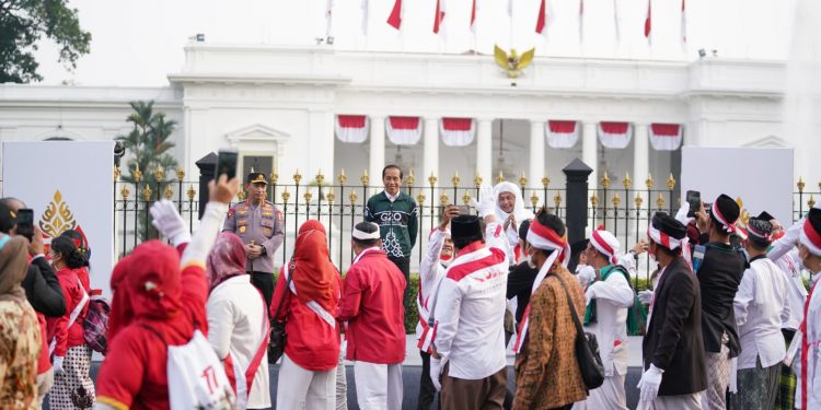Kapolri Gelorakan Semangat Persatuan Kesatuan Bangsa di Acara Kirab Merah Putih
