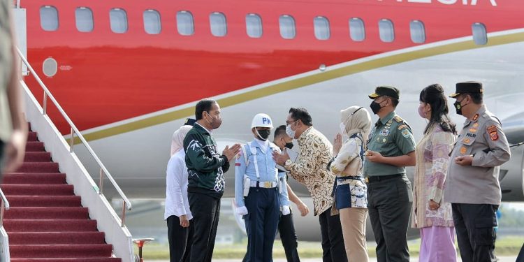 Gubernur Ridwan Kamil Dampingi Kunker Presiden di Pasar Cicaheum Bandung