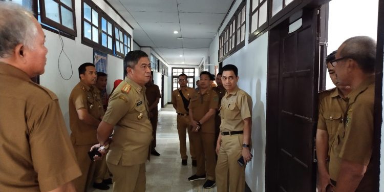 Sekda Abustan Lakukan Kordinasi Lapangan Tentang Persiapan Renovasi Gedung Lingkup Pemda Barru