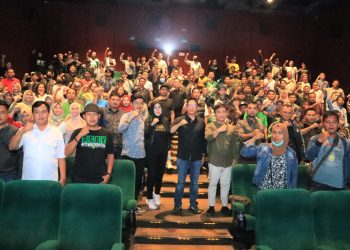 Nobar Film Sayap – Sayap Patah, Kapolrestabes Surabaya Ajak Sejumlah Elemen Masyarakat
