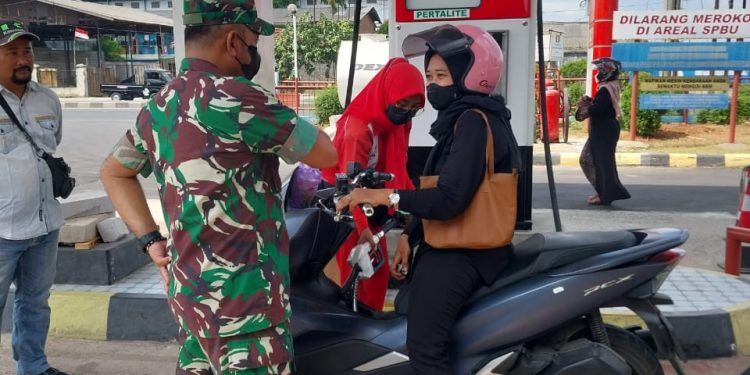 Meski Menuai Protes dan Antrian panjang Danramil Ciptakan Pengamanan Ganda di SPBU Karangsambung