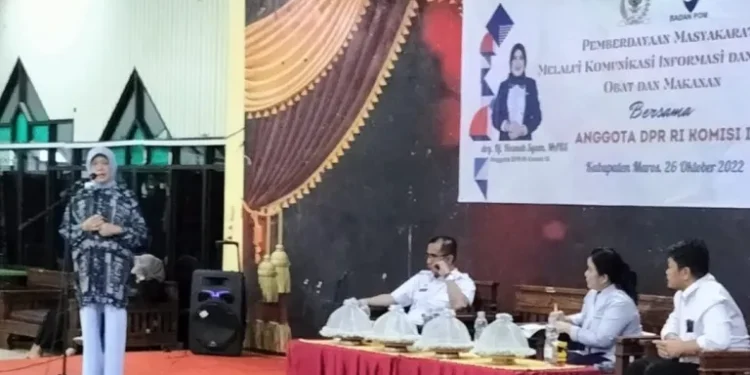 Drg.Hj.Hasnah Syam,MARS Anggota DPR-RI dan BBPOM Makassar Sosialisasi Obat & Makanan di Kab.Maros