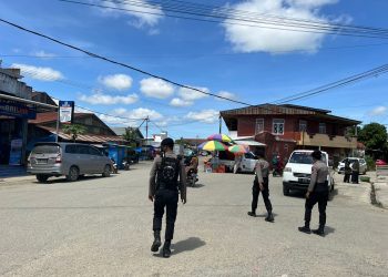 Lebih Bermasyarakat, Samapta Polres Mamuju Tengah Rutin Patroli Jalan Kaki