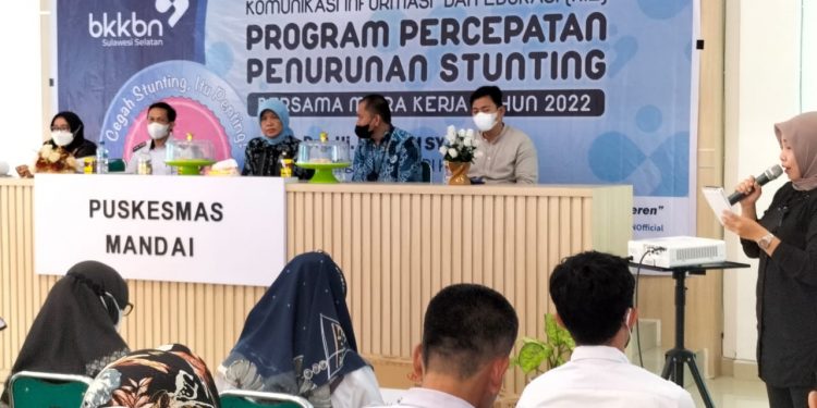 Anggota DPR-RI Komisi IX Fraksi NasDem, drg. Hj. Hasnah Syam,MARS bersama Badan Kependudukan dan BKKBN gelar Sosialisasi Percepatan Penurunan Stunting melalui Komunikasi Informasi Edukasi .