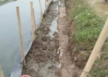 Proyek Pembangunan Turap Drainase, di Duga Jadi Ajang Keuntungan,Awak media datang di Abaikan