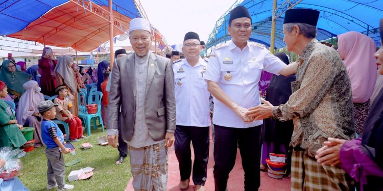 Pemda dan Baznas Kab. Barru Hadiri Peringatan Maulid Nabi Muhammad SAW di Lapangan Palanro Mallusettasi