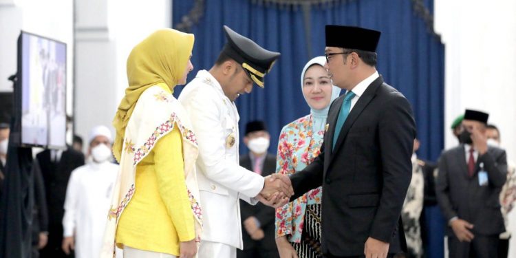 Gubernur Jabar Ridwan Kamil:” Selamat atas Pelantikan Hengky Kurniawan sebagai Bupati Bandung Barat sisa masa jabatan Ta2018-2023″.