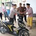 Kapolres Sumenep antar langsung Sepeda Motor Hasil Curian yang Berhasil diungkap Satreskrim Polres Sumenep, Madura, Jatim, pada Pemiliknya