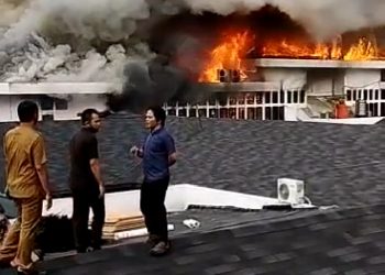 Telah terjadi Kebakaran di Balai Kota Bandung ,tepatnya di Ruangan Badan Perencanaan Penelitian dan Pengembangan Kota Bandung (BAPPELITBANG).