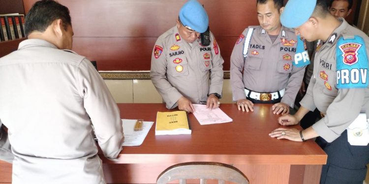 Kasi Propam Polres Majalengka Cek Kesiapan Anggota Piket di Jajaran Polsek