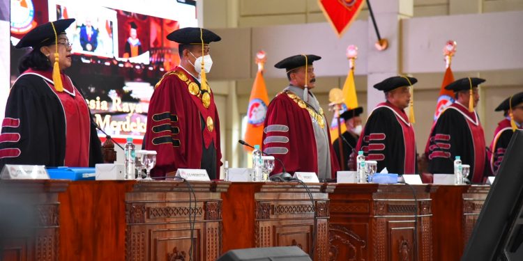 Program Doktor Unhan RI Gelar Sidang Terbuka Promosi Doktor Promovendus Laksma TNI Suharto, S.H., M.Si.(Han) Mahasiswa S-3 Cohort 3 Konsentrasi Strategi Pertahanan