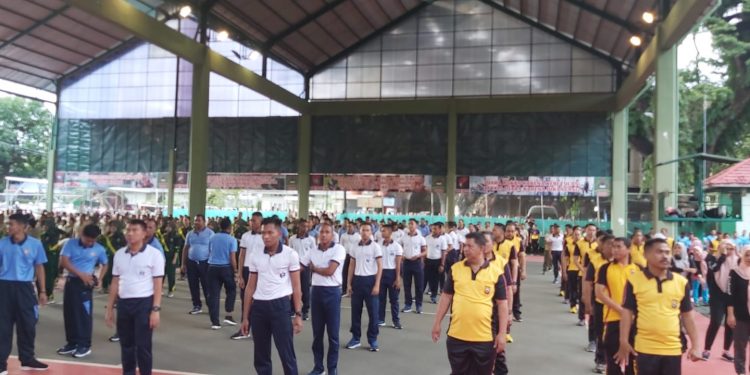 Lantamal VI makassar mengikuti olahraga bersama TNI dengan POLRI Dan FKPD