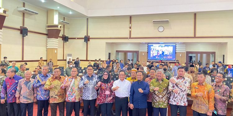 Bupati Barru Hadiri Rapat Pemulihan Ekonomi dan Inflasi di Kantor Gubernur Sulawesi Selatan