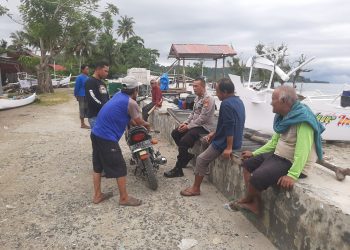 Giat Rutin Juma’t Curhat Polsek Baras di Lingkungan Dusun Waetumbur Kelurahan Baras.