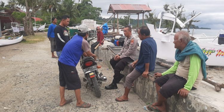 Giat Rutin Juma’t Curhat Polsek Baras di Lingkungan Dusun Waetumbur Kelurahan Baras.