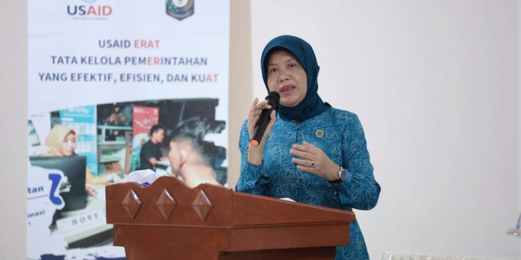 Bimtek Web Monitoring Hasnah Syam Sebagai Pemateri 8 Aksi Percepatan Penurunan Stunting Bersama Pemda Barru dan USAID Erat