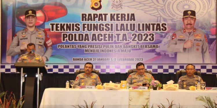 Kapolda Aceh Irjen Pol Drs Ahmad Haydar SH MM membuka rapar kerja teknis (rakernis) fungsi lalu lintas tahun anggaran 2023 di Ball Room Hotel Ayani, Kota Banda Aceh