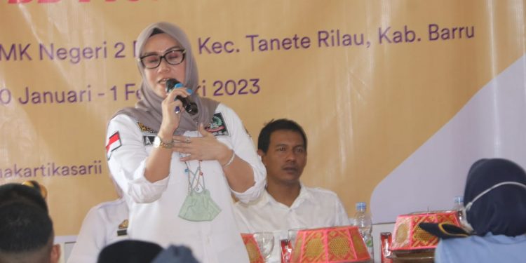 Ketua DPRD Sul-Sel A.Ina Kartika Sari Kunjungan Kerja di SMK 2 Barru Pancana