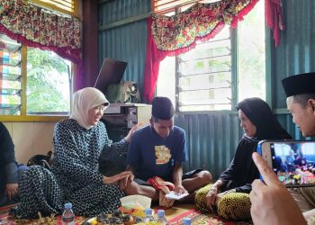 Tak Kenal Kelah, Ketua TP.PKK Barru Hasnah Syam Selalu hadir ditengah Masyarakat Sampai Diperkampungan