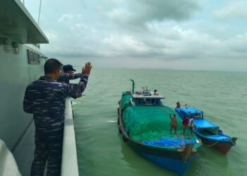 TNI AL Himbau Masyarakat Waspada Cuaca Ekstrim