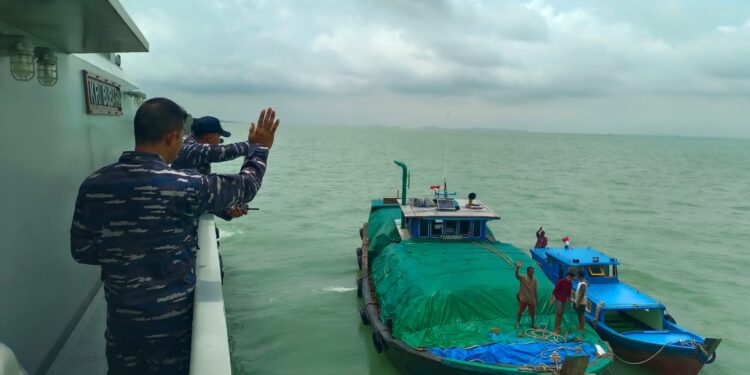 TNI AL Himbau Masyarakat Waspada Cuaca Ekstrim