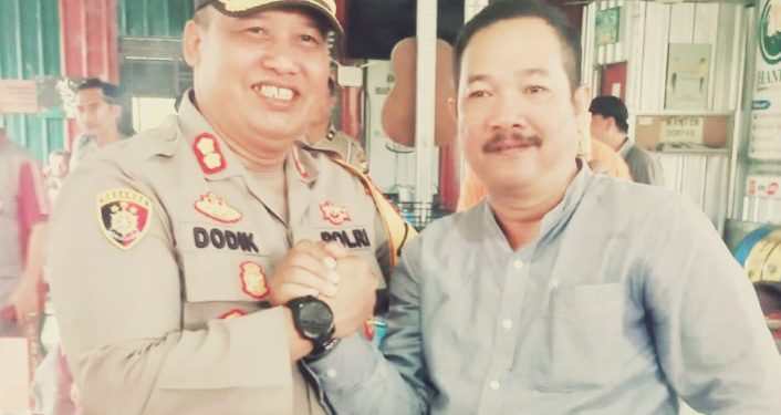 Jum’at Curhat Kapolres Barru  Dodik Susianto Bersama Insan Pers dan LSM di Warkop Hapeenes Kota Barru
