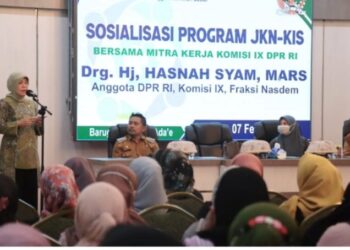 Anggota DPR-RI drg.Hj.Hasnah Syam,MARS Bersama BPJS Kesehatan Sosialisasi Program JKN-KIS di Ruang Singkeru Adae Barru