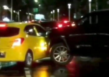 Pengemudi Fortuner di Jakarta bawa Senjata Laras Panjang, Mengamuk bagai Koboi.